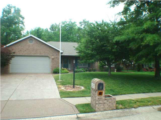 3906 Farrington Dr, Evansville, IN 47725 photo 1