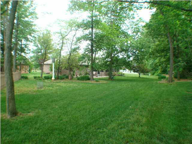 3906 Farrington Dr, Evansville, IN 47725 photo 3