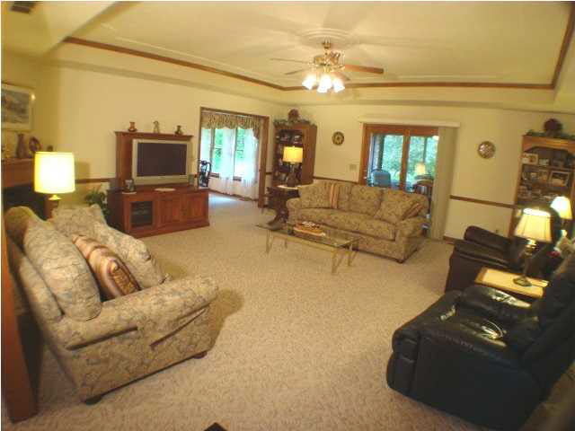 3906 Farrington Dr, Evansville, IN 47725 photo 4