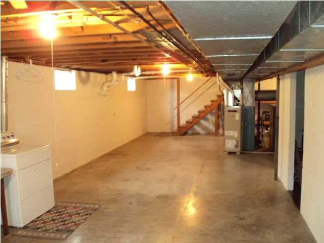 206 S 900 E, Celestine, IN 47521 photo 10