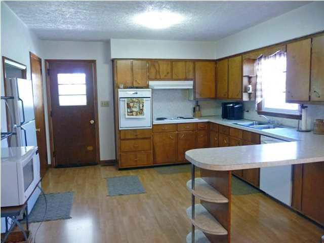 206 S 900 E, Celestine, IN 47521 photo 4