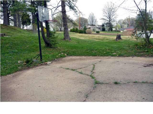 825 W 13th St, Jasper, IN 47546 photo 26