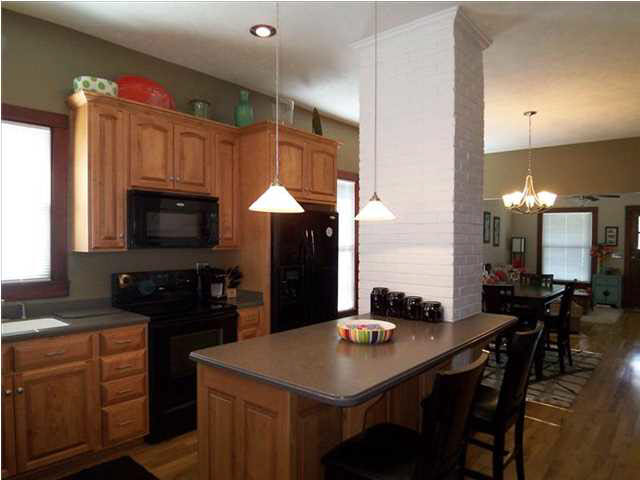 2821 Forest Ave, Evansville, IN 47712 photo 5