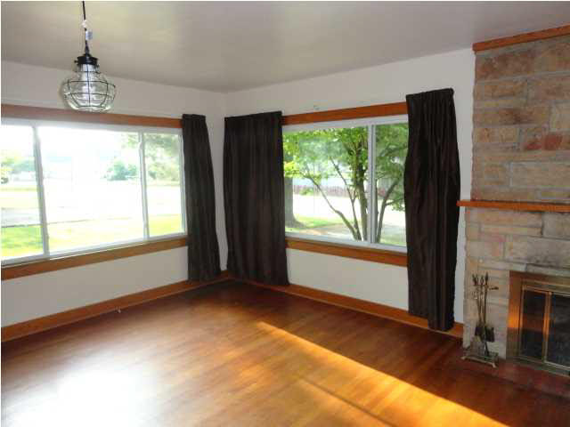 603 E Oak St, Boonville, IN 47601 photo 8