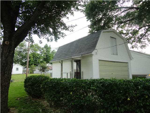 603 E Oak St, Boonville, IN 47601 photo 7