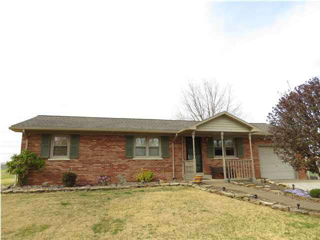 340 Les Dr, Chandler, IN 47610 photo 1