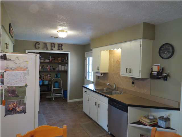 340 Les Dr, Chandler, IN 47610 photo 5