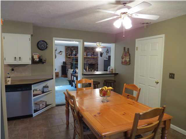 340 Les Dr, Chandler, IN 47610 photo 8