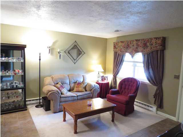 340 Les Dr, Chandler, IN 47610 photo 2