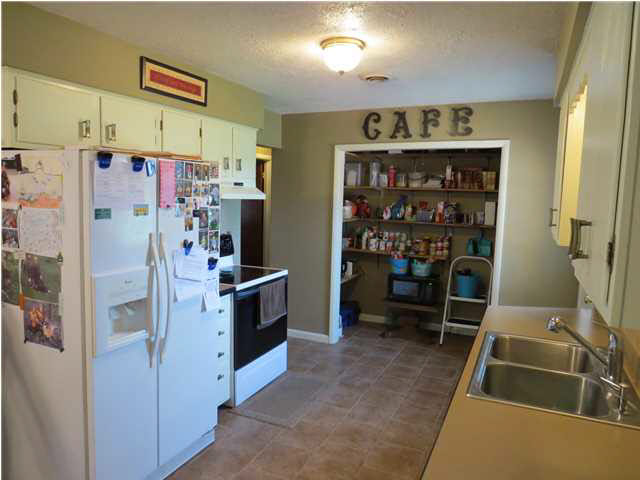 340 Les Dr, Chandler, IN 47610 photo 4