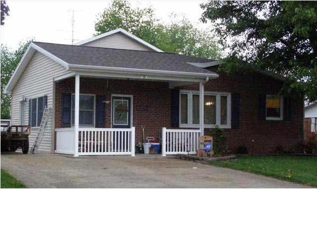 824 N Polk Dr, Oakland City, IN 47660 photo 1
