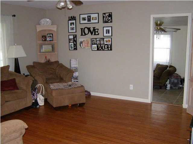 824 N Polk Dr, Oakland City, IN 47660 photo 2