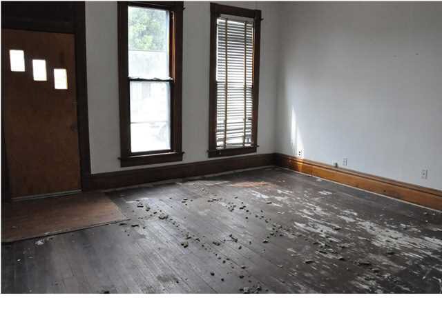 1109 N Elliott St, Evansville, IN 47711 photo 4