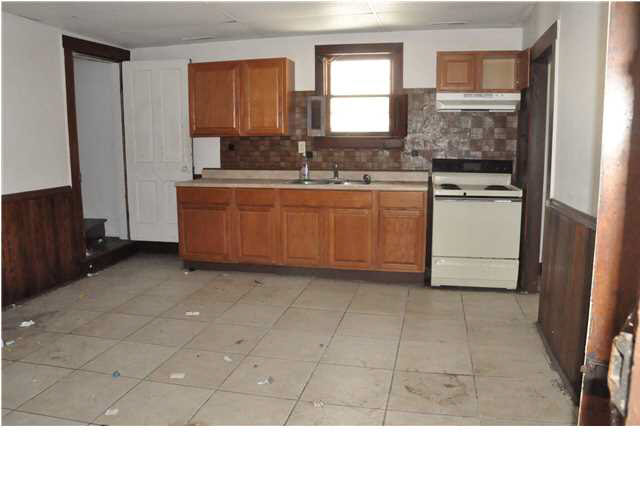 1109 N Elliott St, Evansville, IN 47711 photo 2