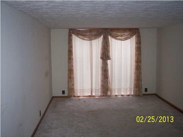 15 S Dexter Ave, Evansville, IN 47714 photo 9