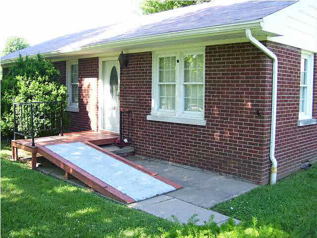 310 N First St, Chandler, IN 47610 photo 2