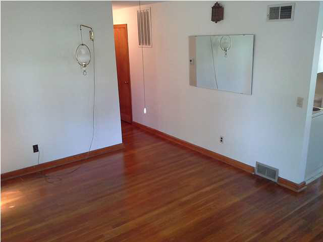 310 N First St, Chandler, IN 47610 photo 9