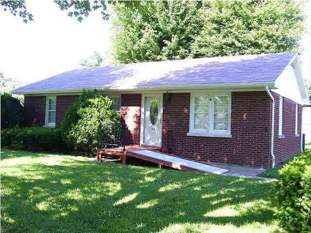 310 N First St, Chandler, IN 47610 photo 1