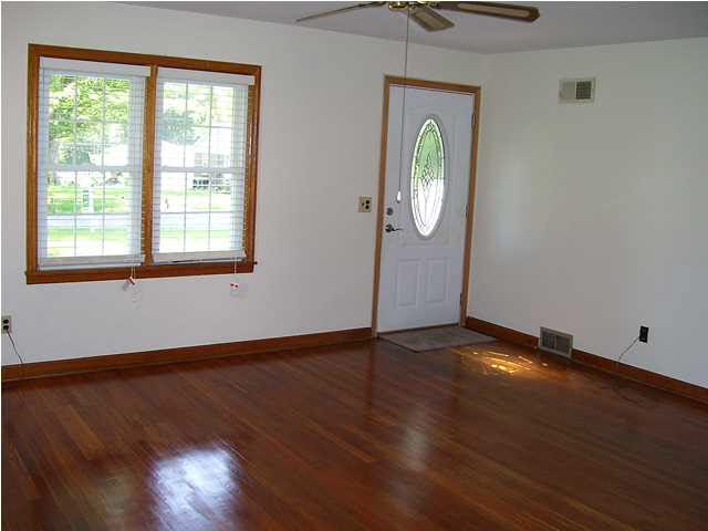 310 N First St, Chandler, IN 47610 photo 3