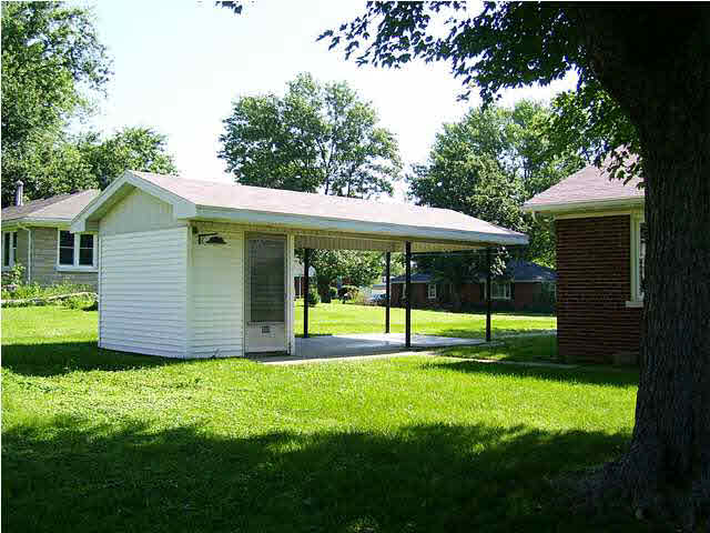 310 N First St, Chandler, IN 47610 photo 16
