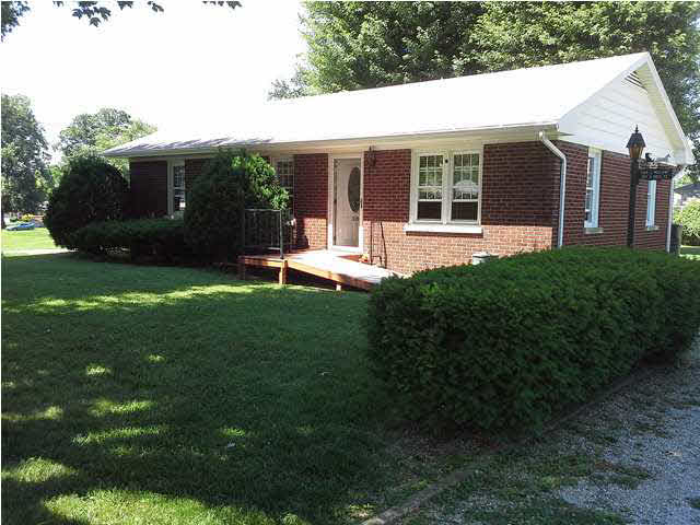 310 N First St, Chandler, IN 47610 photo 19
