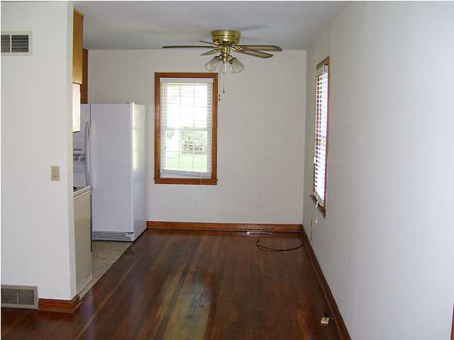 310 N First St, Chandler, IN 47610 photo 6