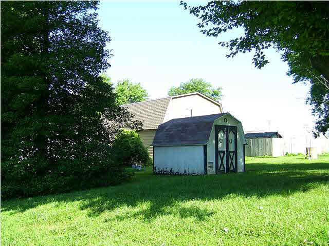 310 N First St, Chandler, IN 47610 photo 18