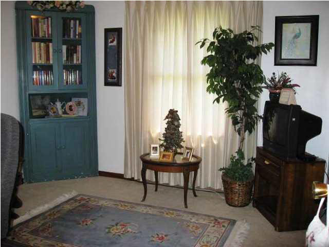 845 Mels Dr, Evansville, IN 47712 photo 2