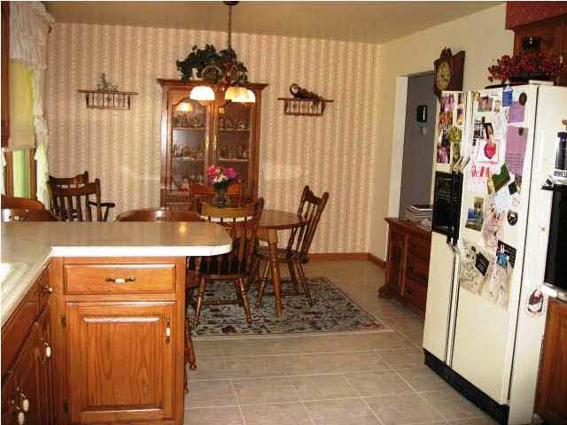 845 Mels Dr, Evansville, IN 47712 photo 4