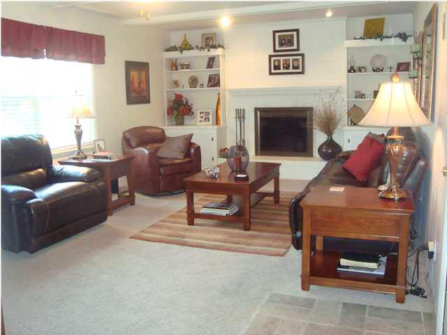 4400 Spruce Dr, Newburgh, IN 47630 photo 4