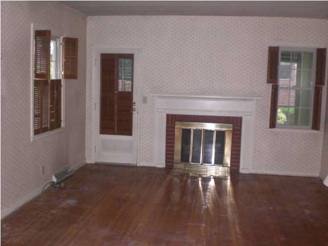 515 S Spring St, Evansville, IN 47714 photo 2