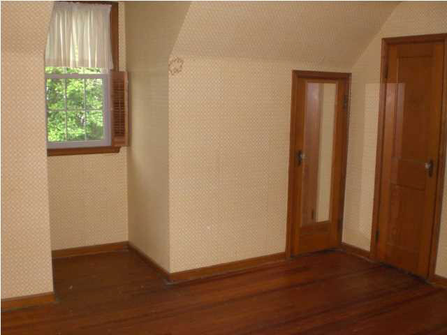 515 S Spring St, Evansville, IN 47714 photo 4