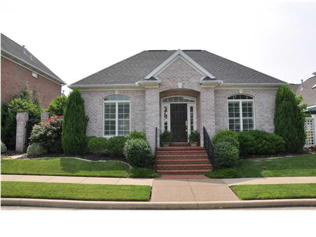 1513 Victoria Green Blvd, Evansville, IN 47715 photo 1