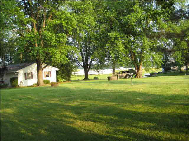 90 W 300 S, Washington, IN 47501 photo 13