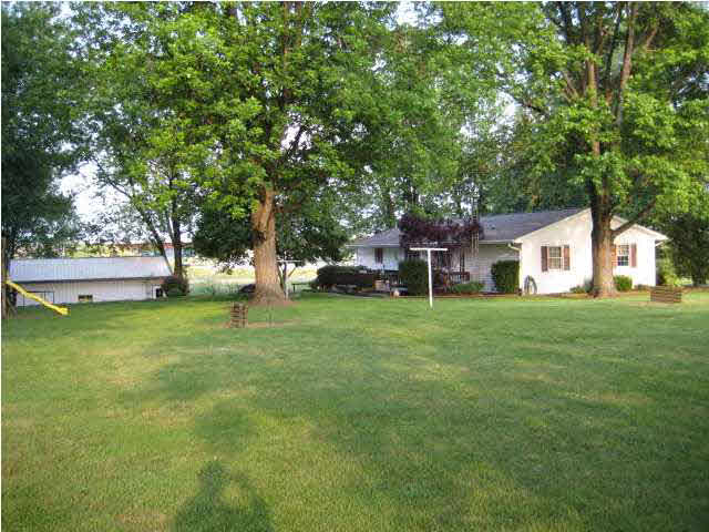 90 W 300 S, Washington, IN 47501 photo 12