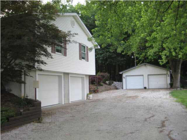 90 W 300 S, Washington, IN 47501 photo 3