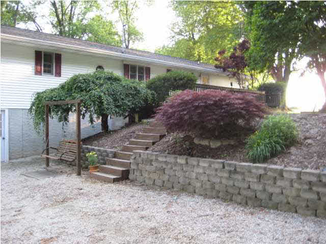 90 W 300 S, Washington, IN 47501 photo 14