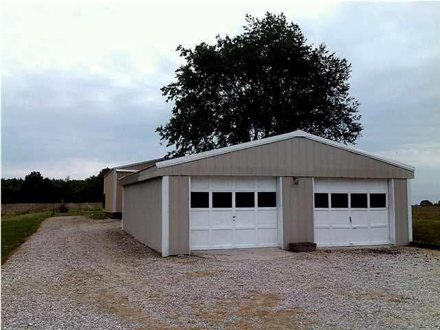 10242 S 850 E, Elberfeld, IN 47613 photo 3