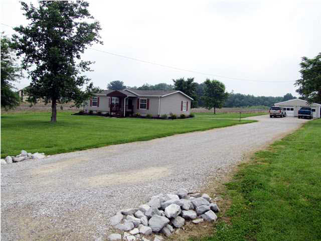 10242 S 850 E, Elberfeld, IN 47613 photo 2
