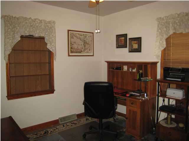 210 N Kelsey Ave, Evansville, IN 47711 photo 14