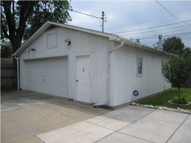 210 N Kelsey Ave, Evansville, IN 47711 photo 24