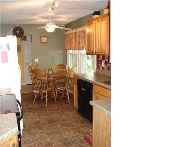 412 N Second St, Chandler, IN 47610 photo 5