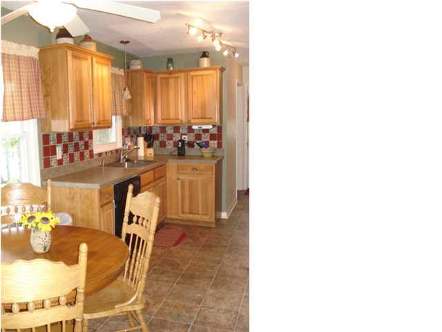 412 N Second St, Chandler, IN 47610 photo 4
