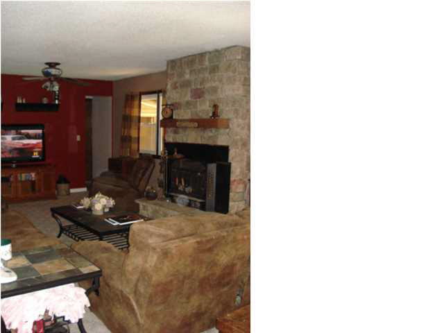 412 N Second St, Chandler, IN 47610 photo 8