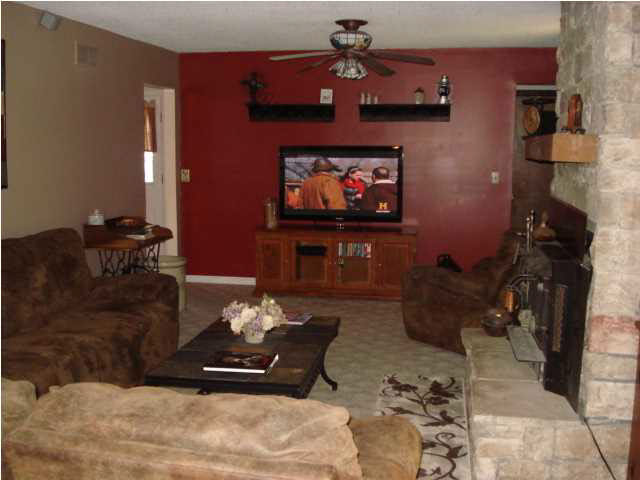 412 N Second St, Chandler, IN 47610 photo 9