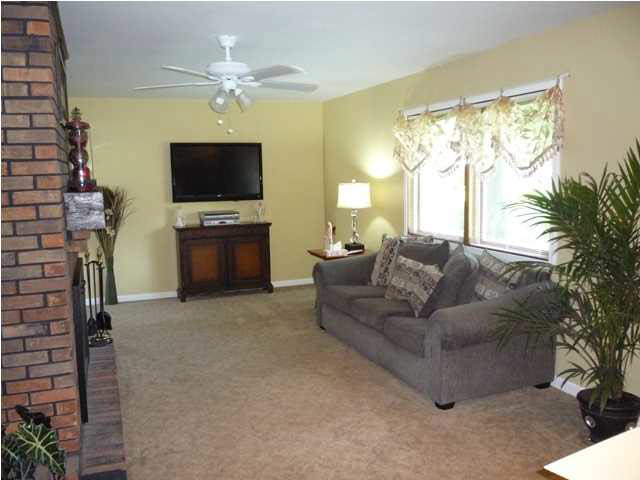 165 N Cale St, Poseyville, IN 47633 photo 10
