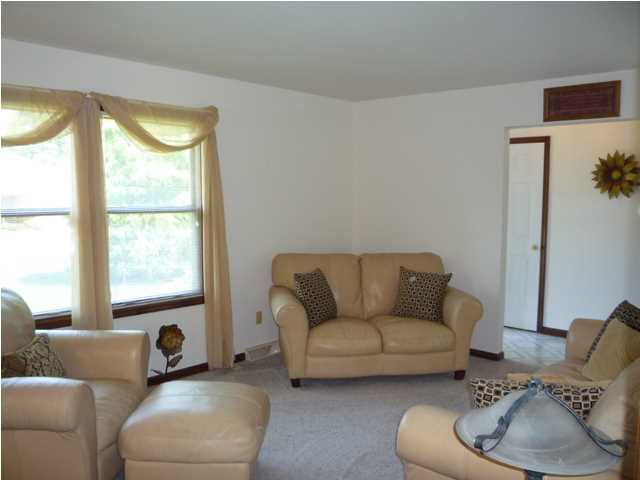 165 N Cale St, Poseyville, IN 47633 photo 13
