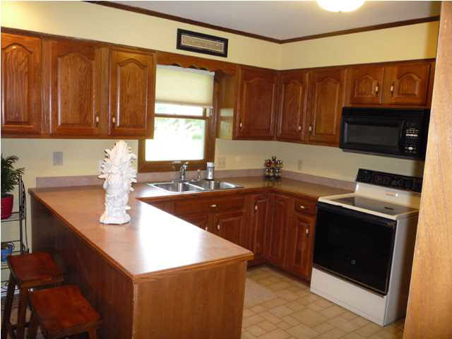 165 N Cale St, Poseyville, IN 47633 photo 4