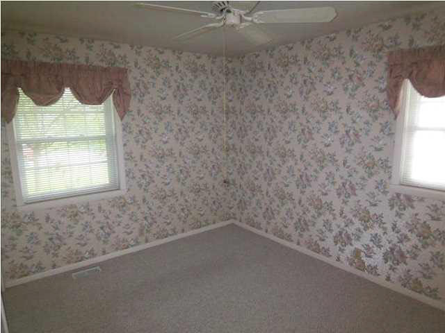 1051 S Spring St, Evansville, IN 47714 photo 8