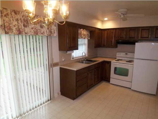 1051 S Spring St, Evansville, IN 47714 photo 4